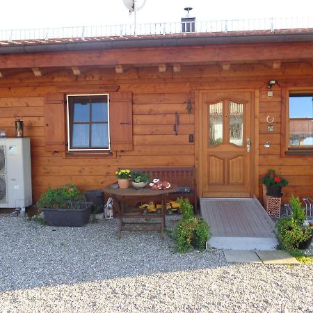 Barrierefreies Zimmer Im Blockhaus Mit Sauna Am See Soyen 外观 照片