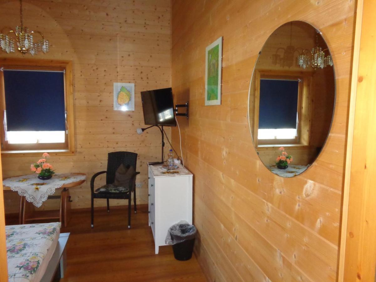 Barrierefreies Zimmer Im Blockhaus Mit Sauna Am See Soyen 外观 照片