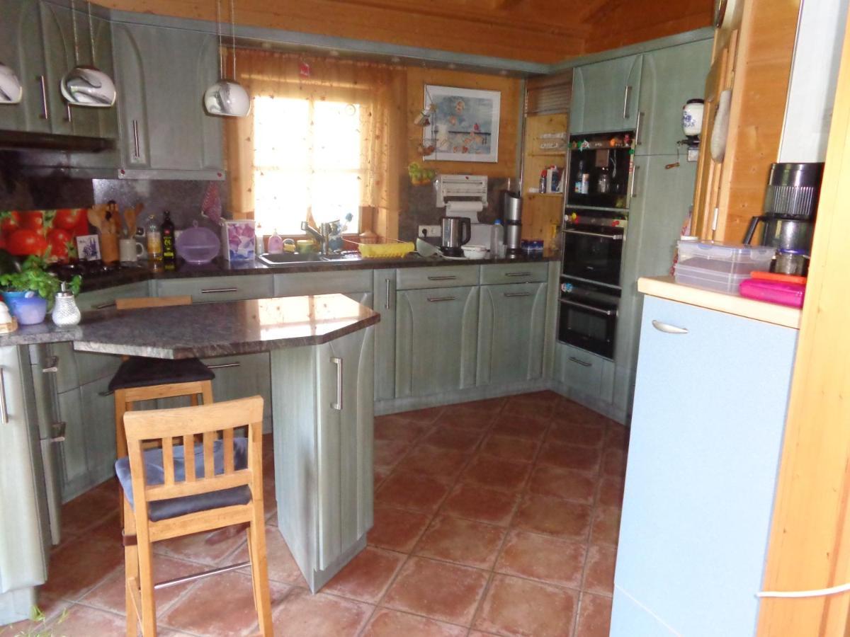 Barrierefreies Zimmer Im Blockhaus Mit Sauna Am See Soyen 外观 照片