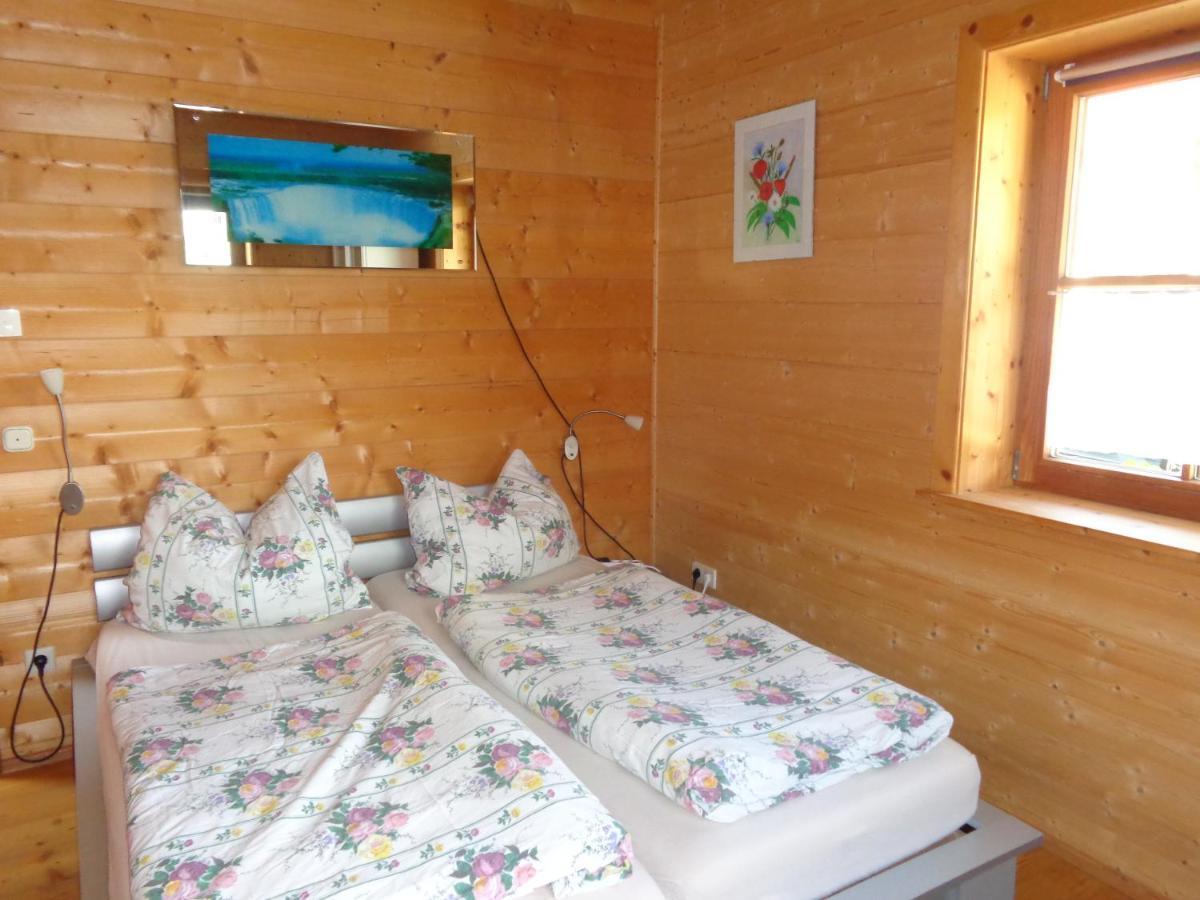 Barrierefreies Zimmer Im Blockhaus Mit Sauna Am See Soyen 外观 照片